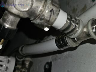 Loodgieter Pomp vloerverwarming bypass vloerverwarming lekte