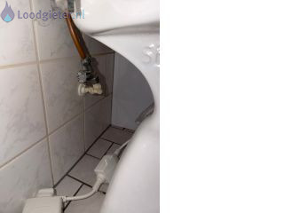 Loodgieter Bidet Koppelstuk plaatsen om een bidet te kunnen aansluiten