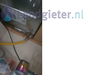 Loodgieter Rvs gasslang vervangen Gasslang aansluiten op fornuis.
