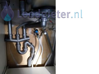 Loodgieter Ontstoppen Gootsteen Probleem met de doorloop van onze gootsteen in de keuken.
