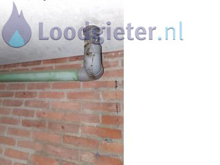 Loodgieter Dakgoot schoonmaken Lekkage bij de schuur