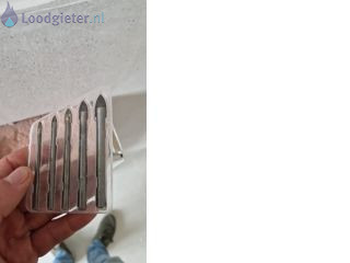 Loodgieter Waterleiding aanleggen Afvoer en waterleidingen verleggen, wastafelmeubel ophangen