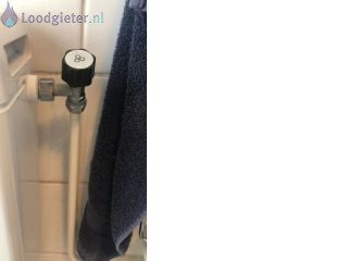 Loodgieter Vulkraan Hoekstopkraan van het toilet lekt