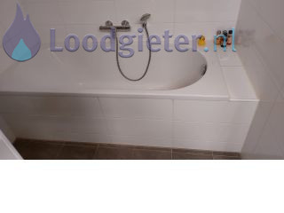 Loodgieter Lekkage bad Lekkend (inbouw) bad.